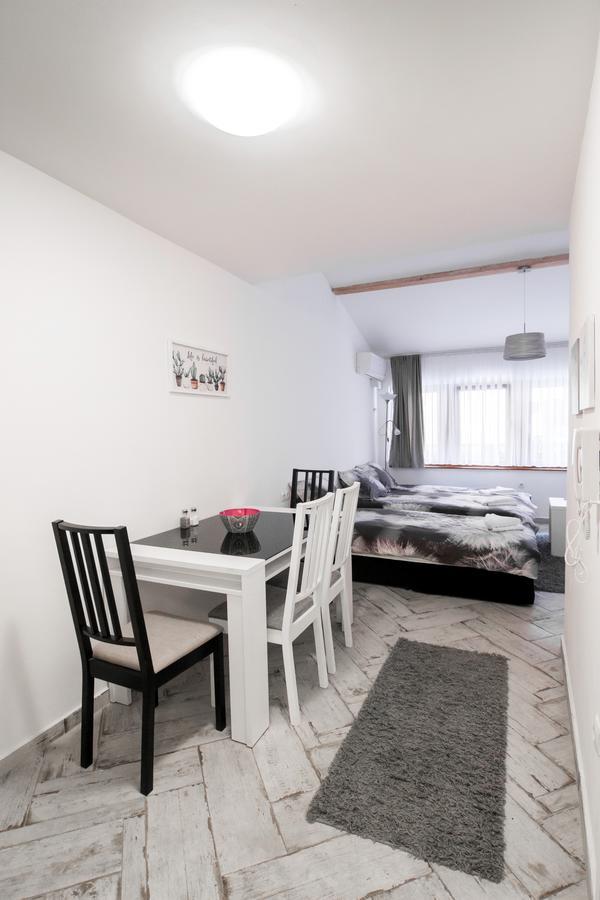 Adna & Amna Apartment ซาราเยโว ภายนอก รูปภาพ